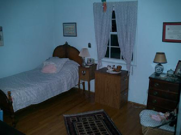 bedroom2